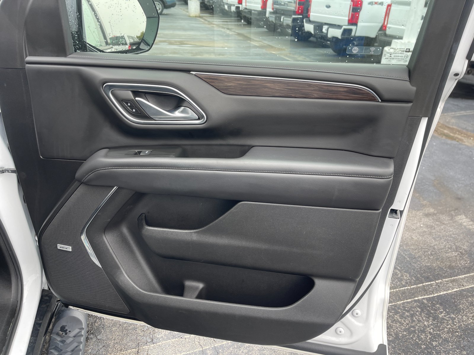 Used 2022 White Chevrolet Z71 image 21