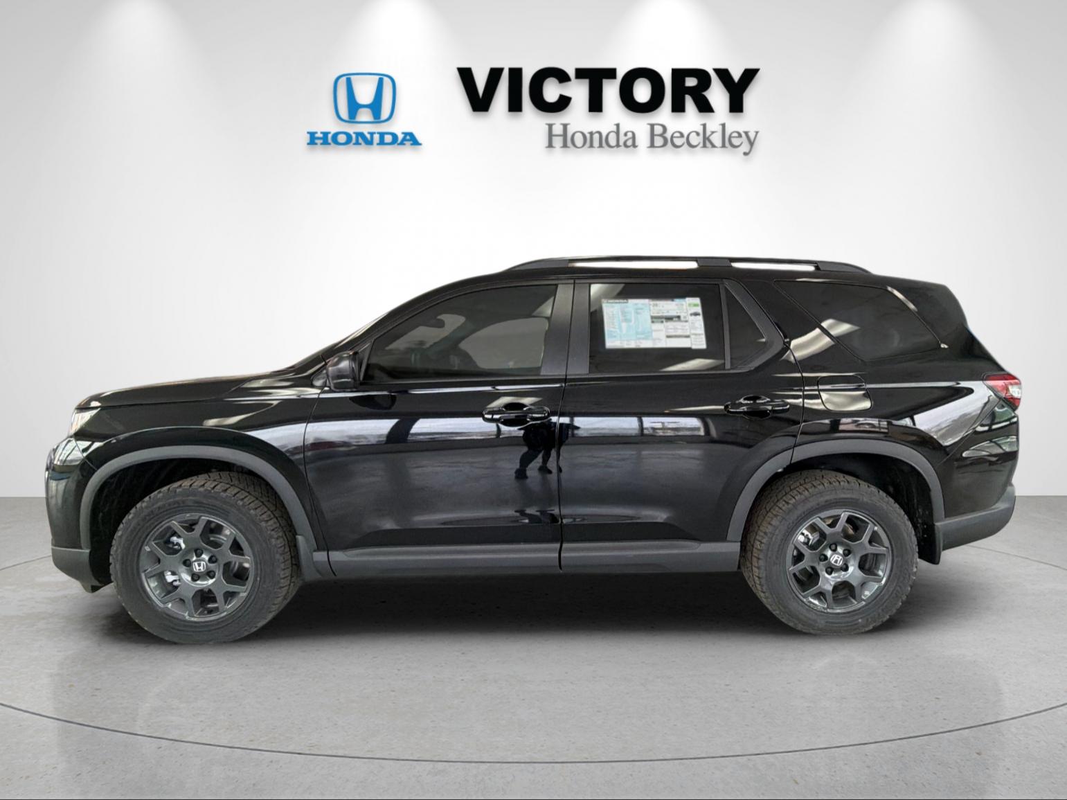 New 2026 Crystal Black Pearl Honda AWD TrailSport image 2