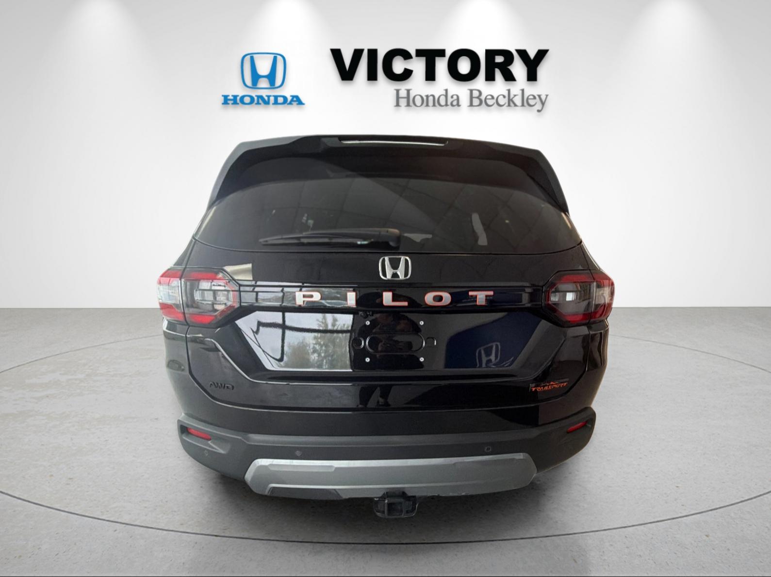 New 2026 Crystal Black Pearl Honda AWD TrailSport image 4