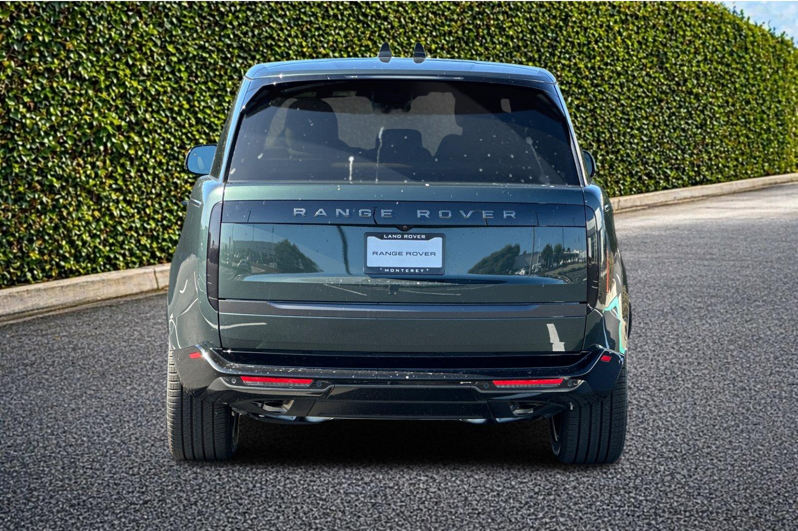 New 2026 Belgravia Green Land Rover SE image 5