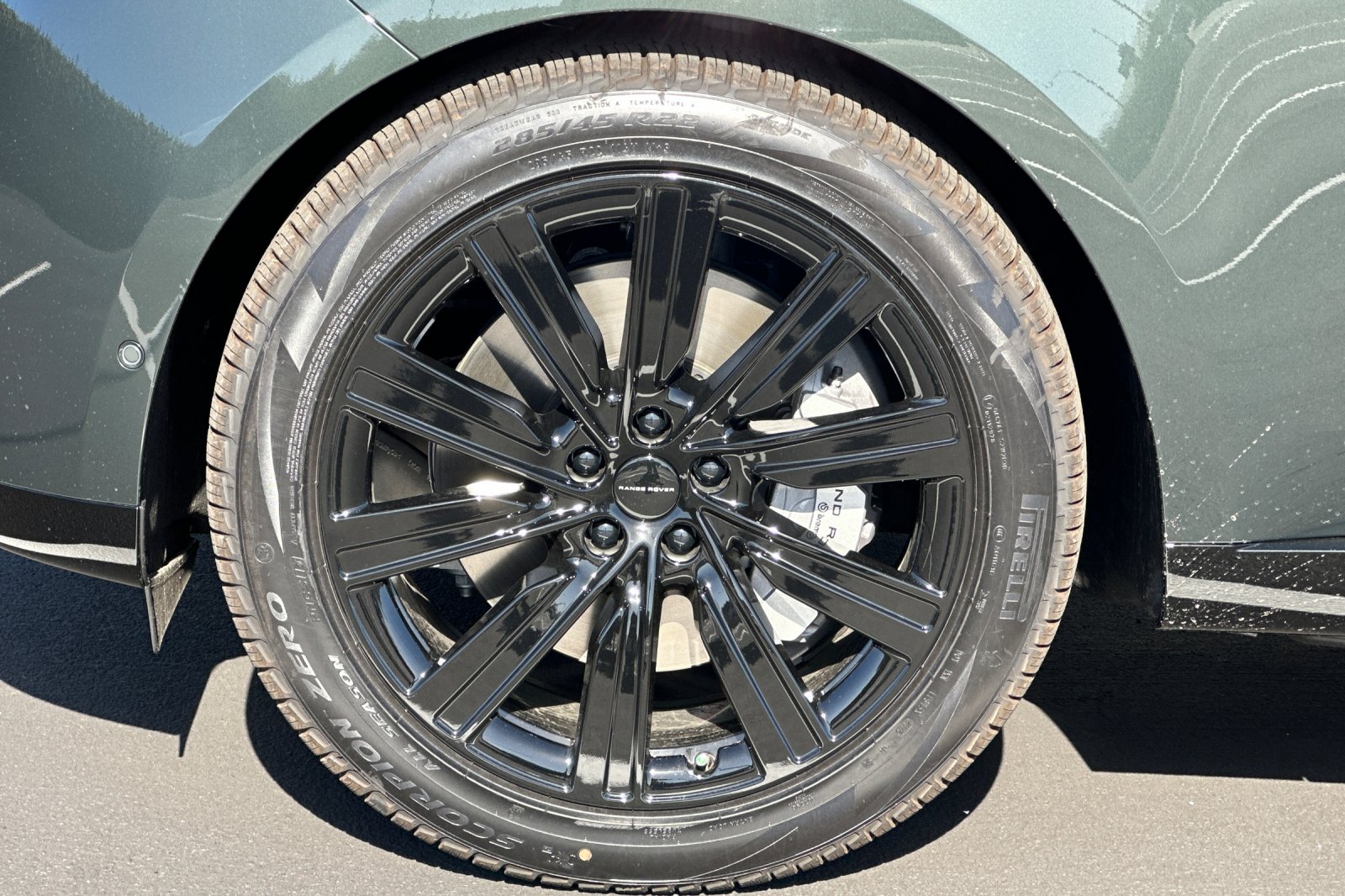 New 2026 Belgravia Green Land Rover SE image 26