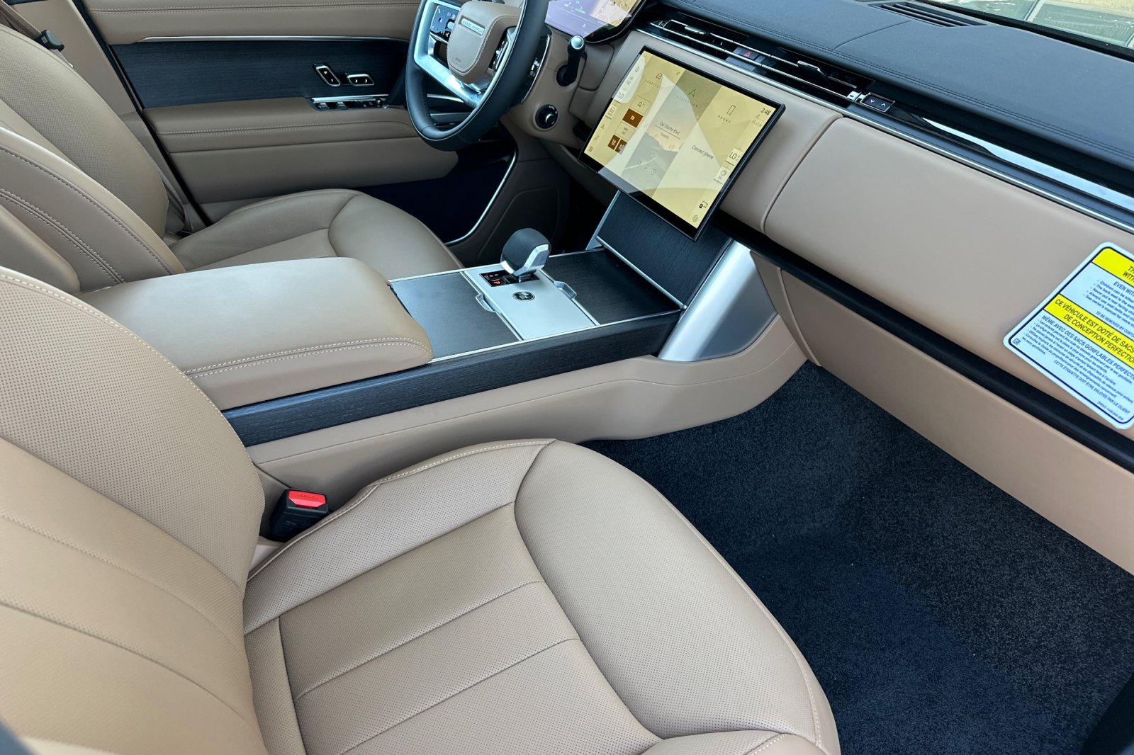 New 2026 Belgravia Green Land Rover SE image 16