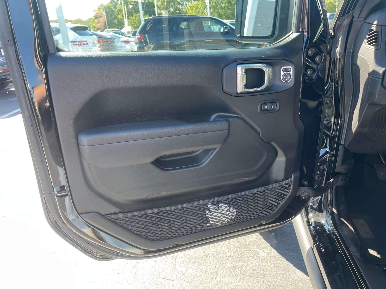 Used 2026 Black Jeep Mojave image 11