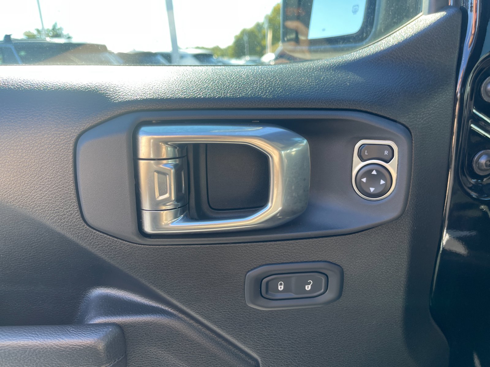 Used 2026 Black Jeep Mojave image 12