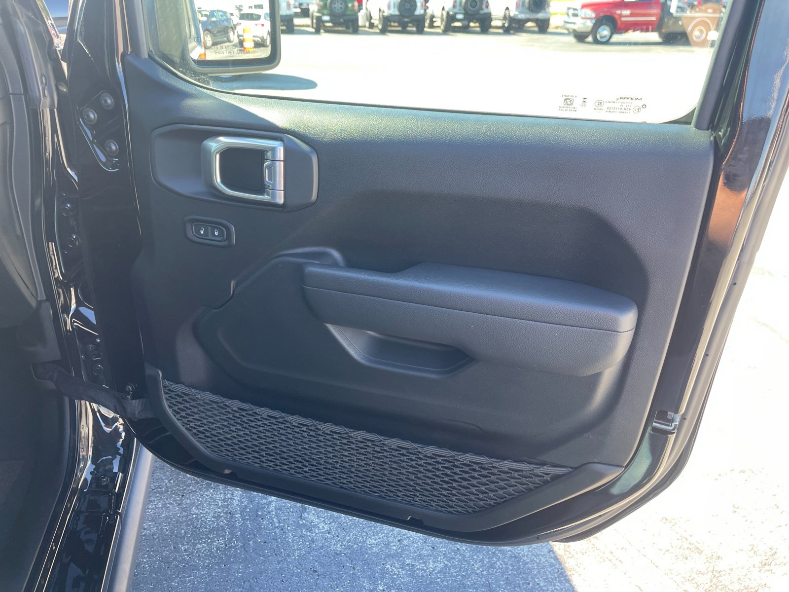 Used 2026 Black Jeep Mojave image 19