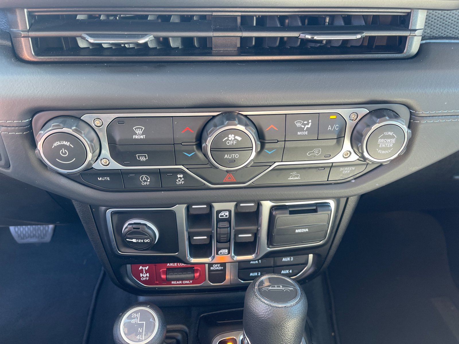 Used 2026 Black Jeep Mojave image 22