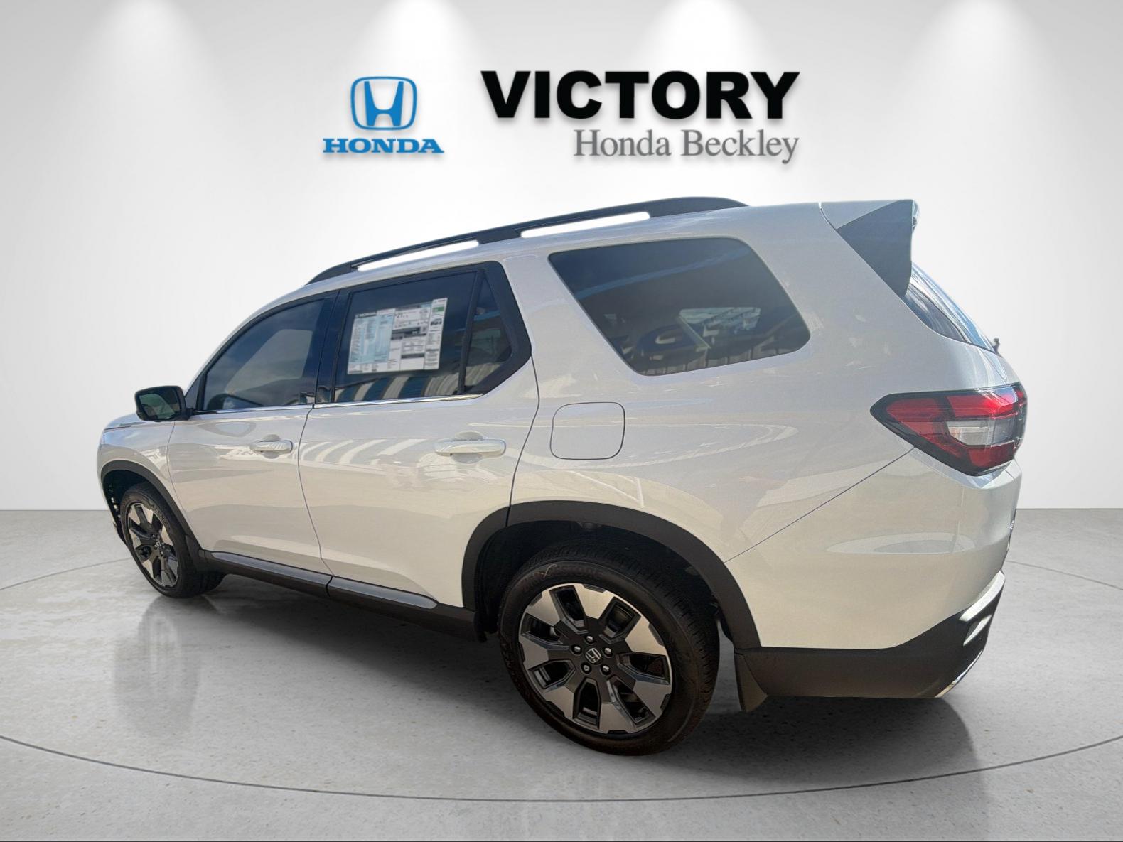 New 2026 Platinum White Pearl Honda AWD Touring image 3