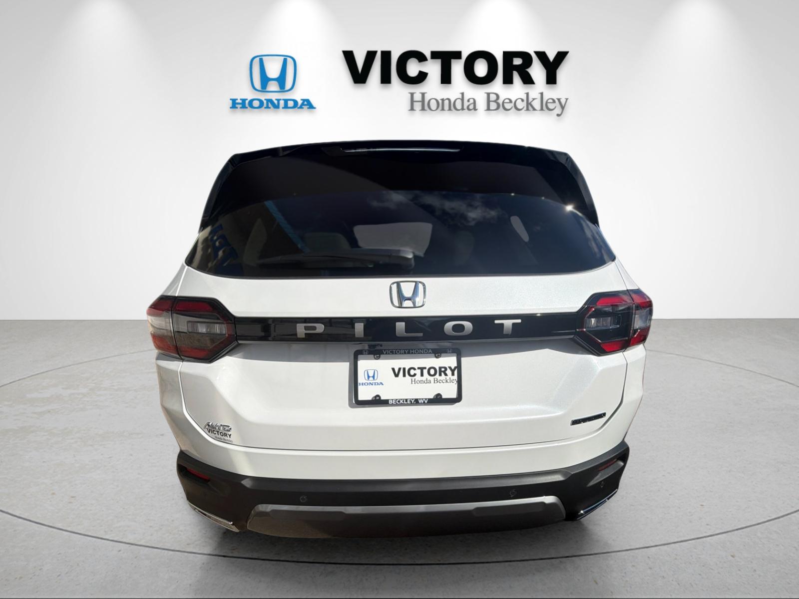New 2026 Platinum White Pearl Honda AWD Touring image 4