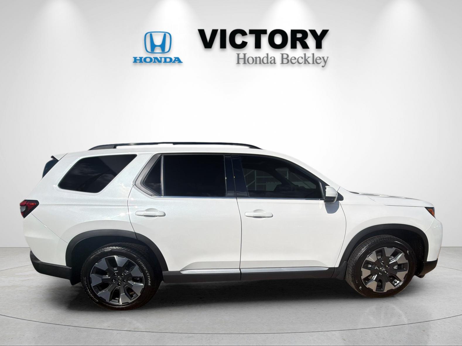 New 2026 Platinum White Pearl Honda AWD Touring image 6