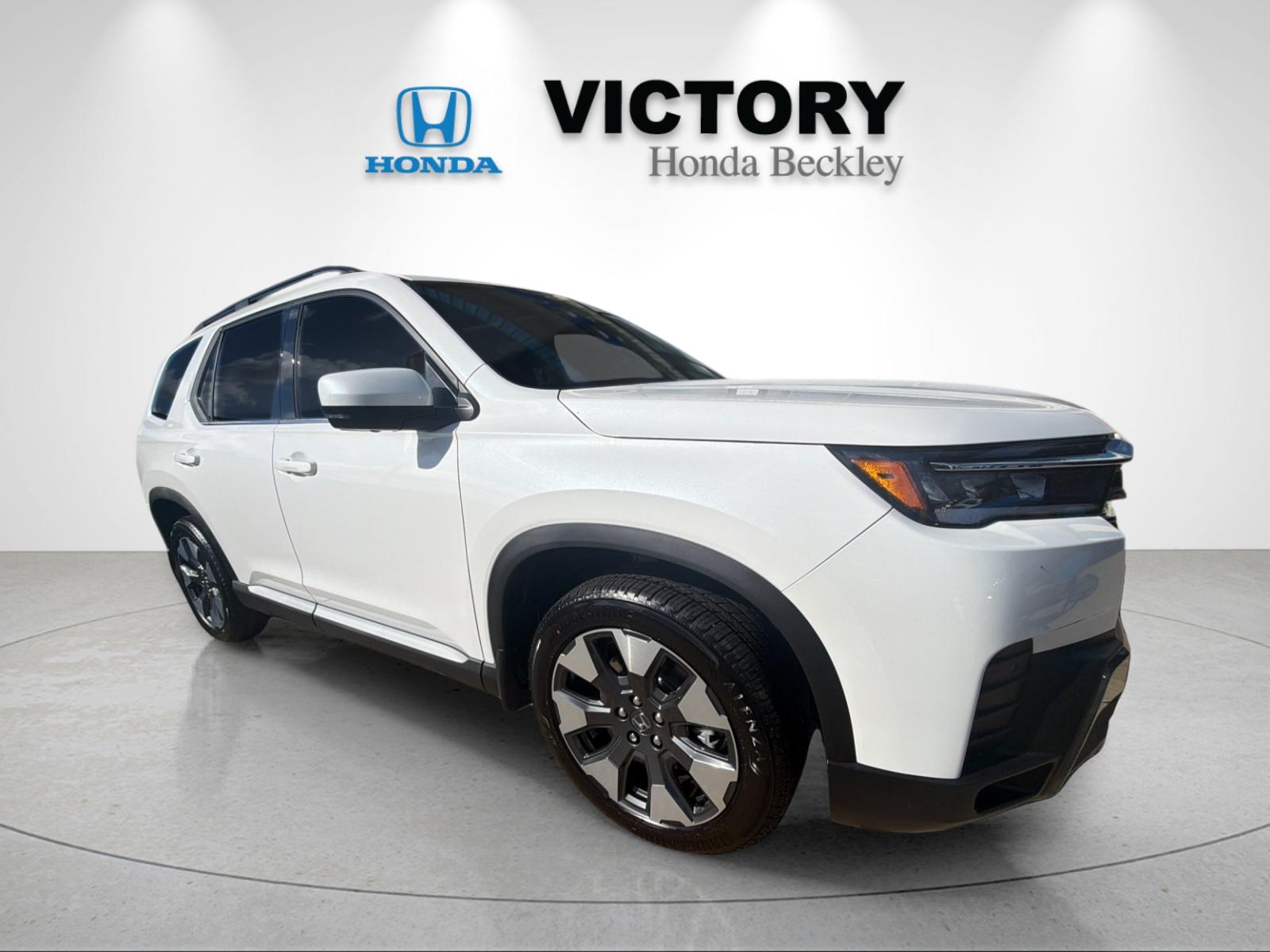 New 2026 Platinum White Pearl Honda AWD Touring image 7
