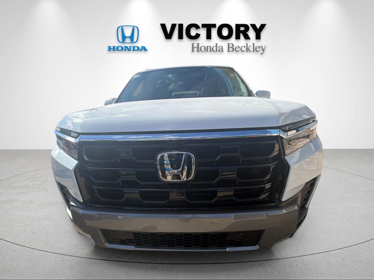 New 2026 Platinum White Pearl Honda AWD Touring image 8