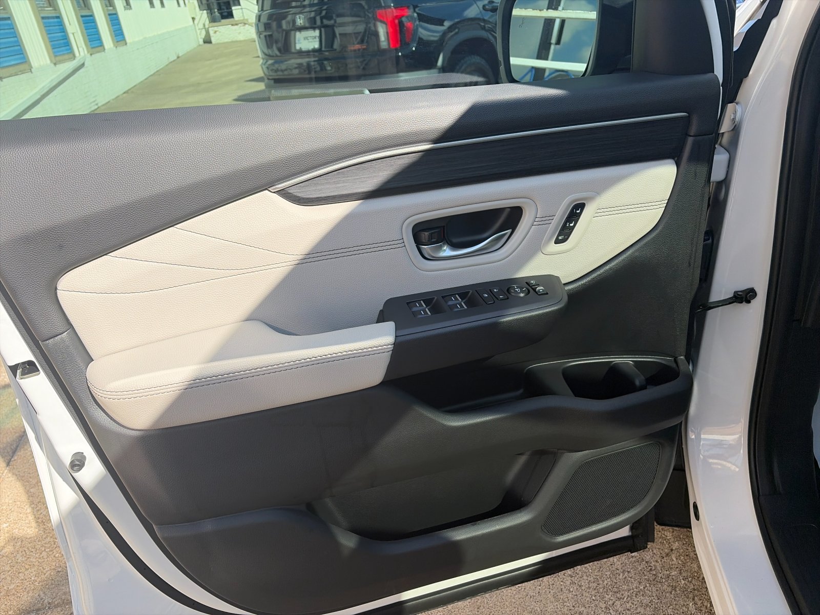 New 2026 Platinum White Pearl Honda AWD Touring image 12