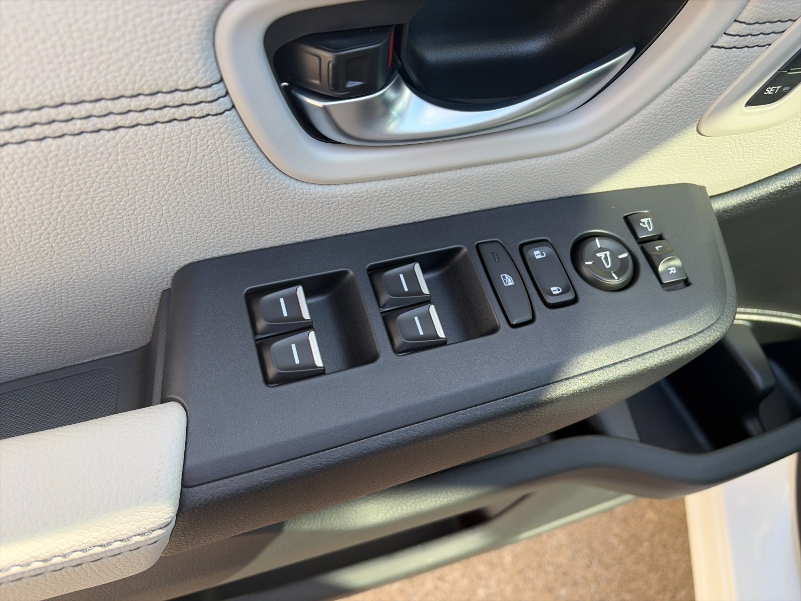 New 2026 Platinum White Pearl Honda AWD Touring image 13