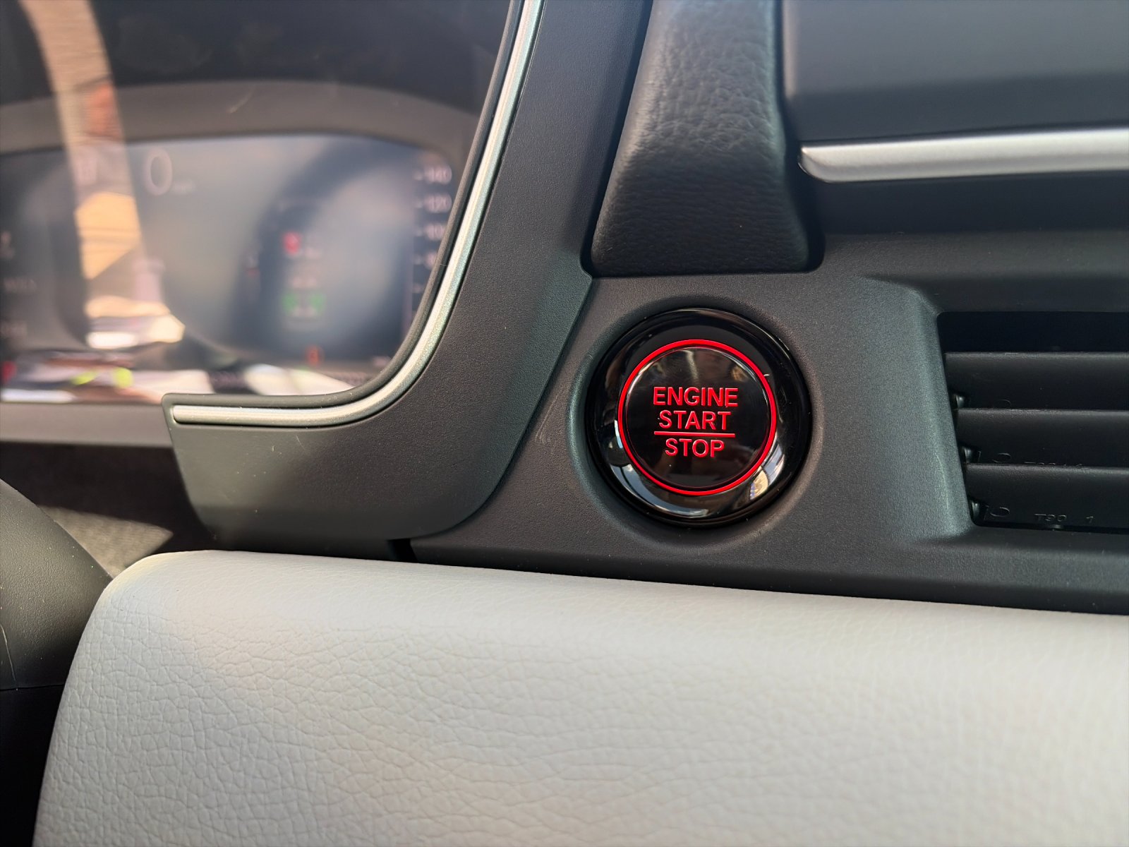 New 2026 Platinum White Pearl Honda AWD Touring image 28