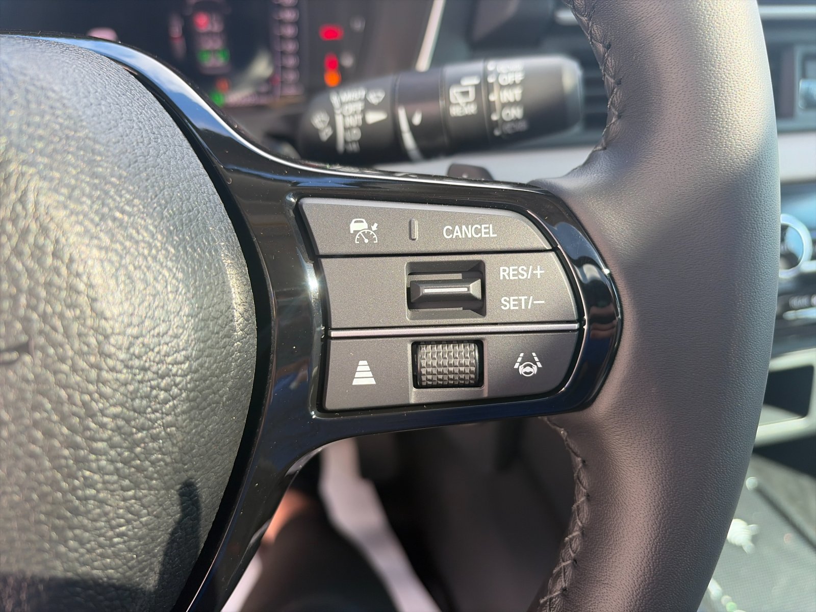 New 2026 Platinum White Pearl Honda AWD Touring image 31