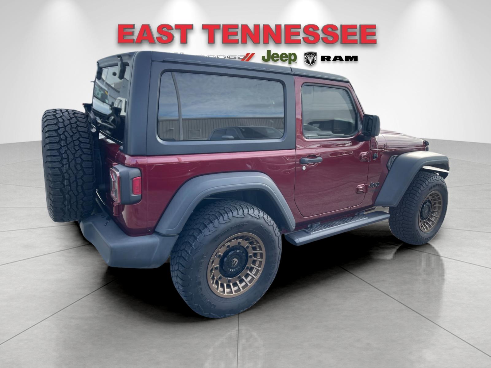 Used 2021  Jeep Sport S image 3