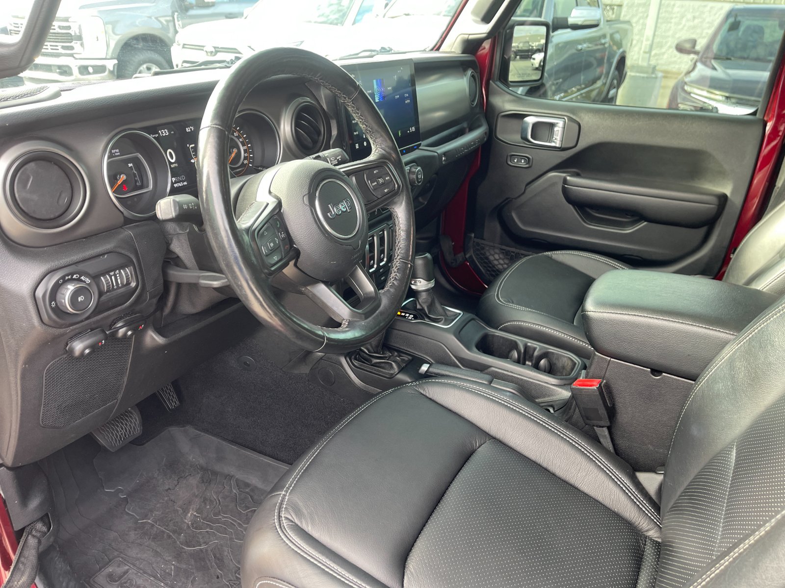Used 2021  Jeep Sport S image 11