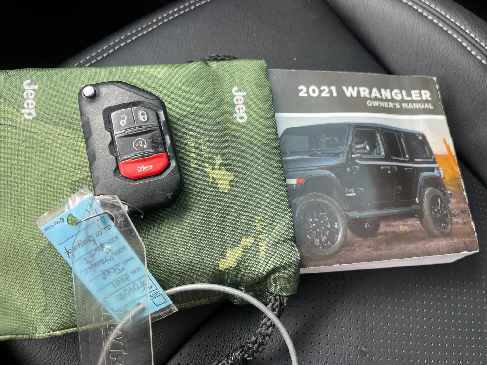 Used 2021  Jeep Sport S image 10