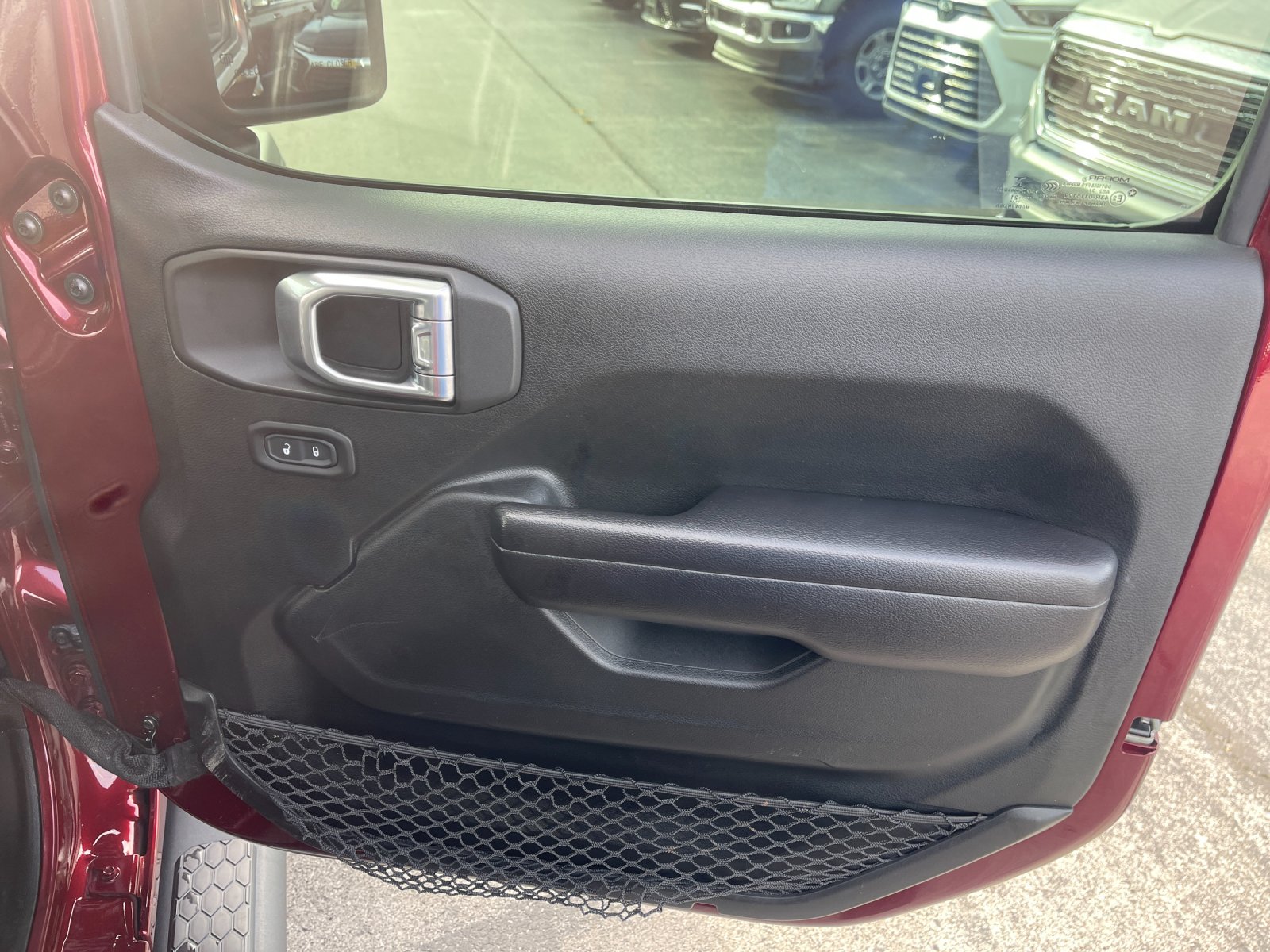 Used 2021  Jeep Sport S image 20