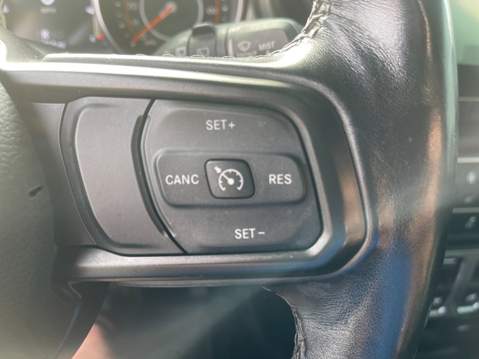 Used 2021  Jeep Sport S image 28