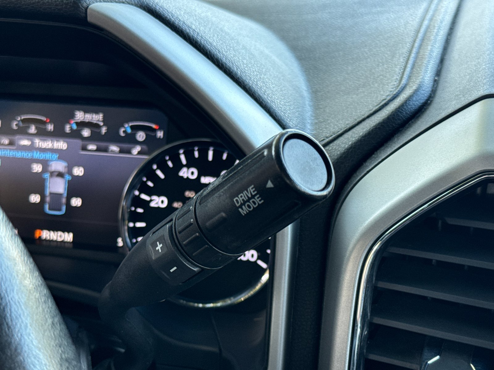 Used 2021 Silver Ford Lariat image 20