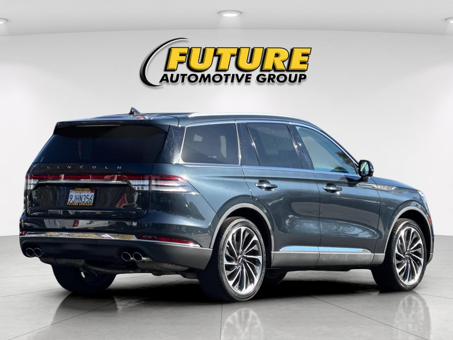 Used 2023 Blue Lincoln Reserve image 3
