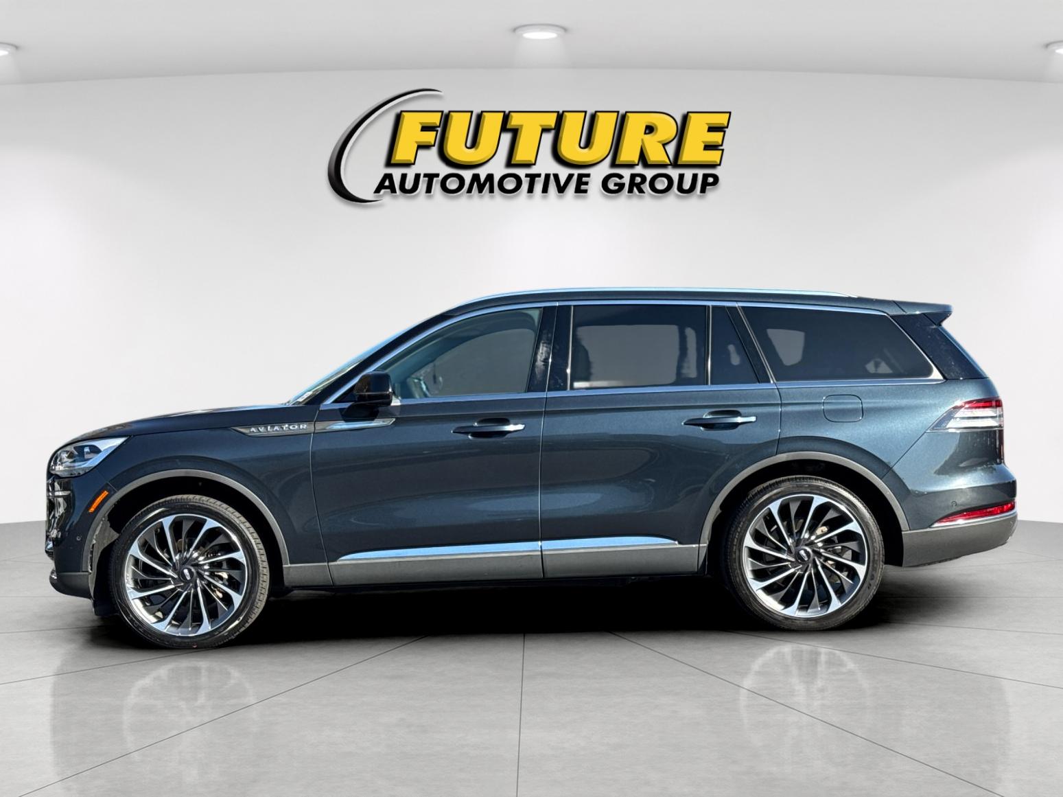 Used 2023 Blue Lincoln Reserve image 6