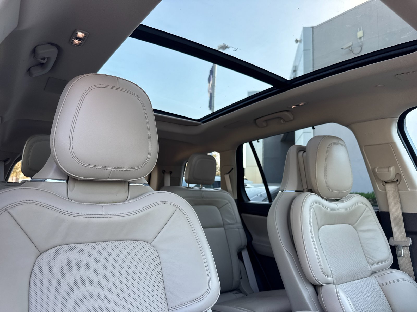 Used 2023 Blue Lincoln Reserve image 17