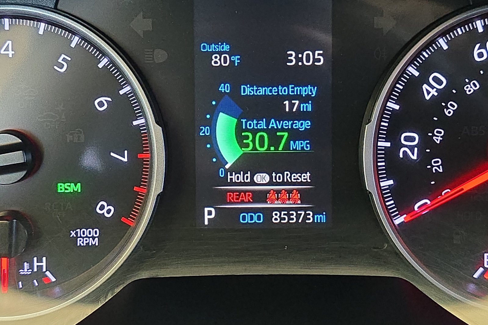 Used 2021  Toyota XLE Premium image 25