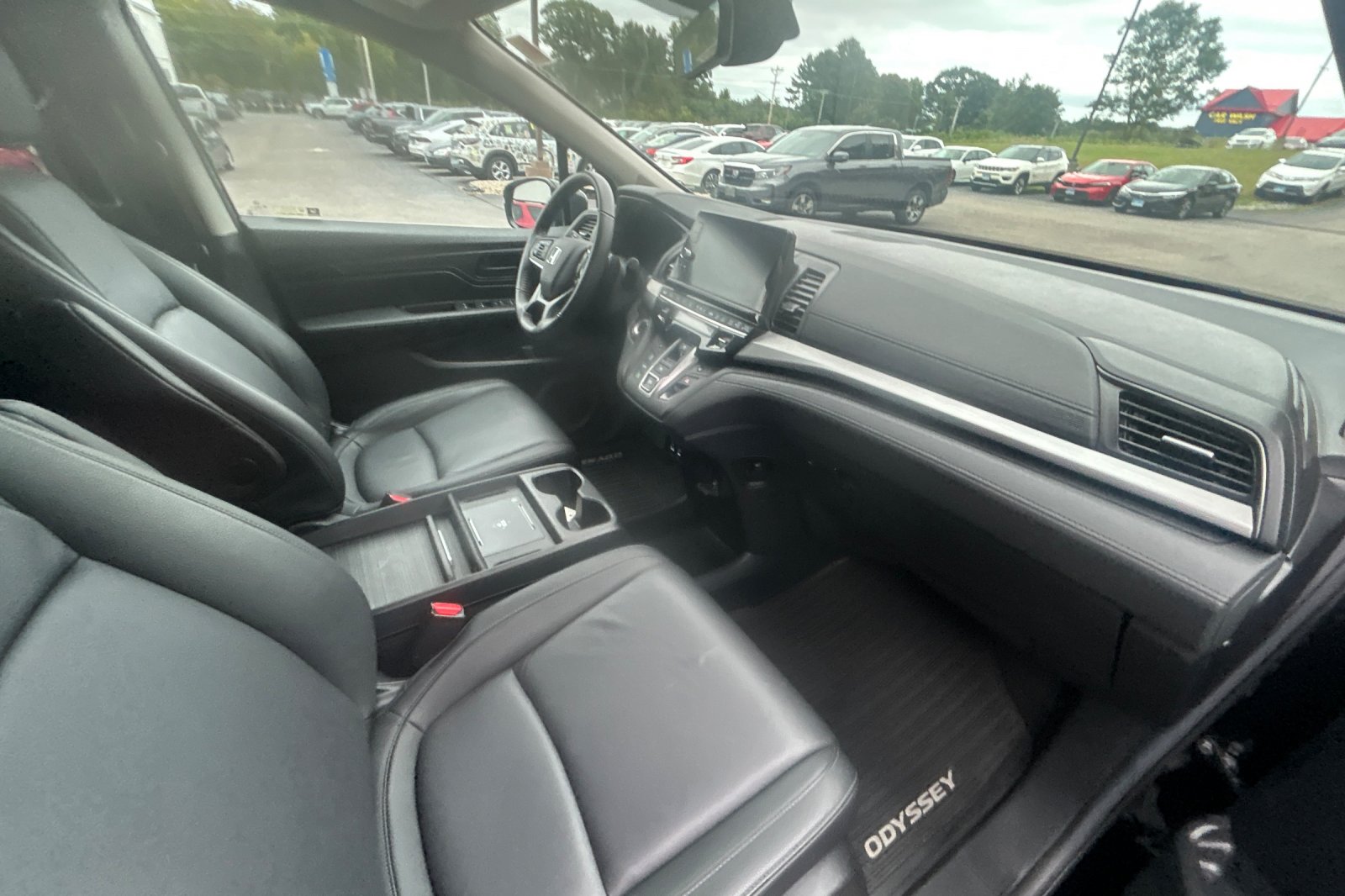 Used 2026 Crystal Black Pearl Honda EX-L image 17