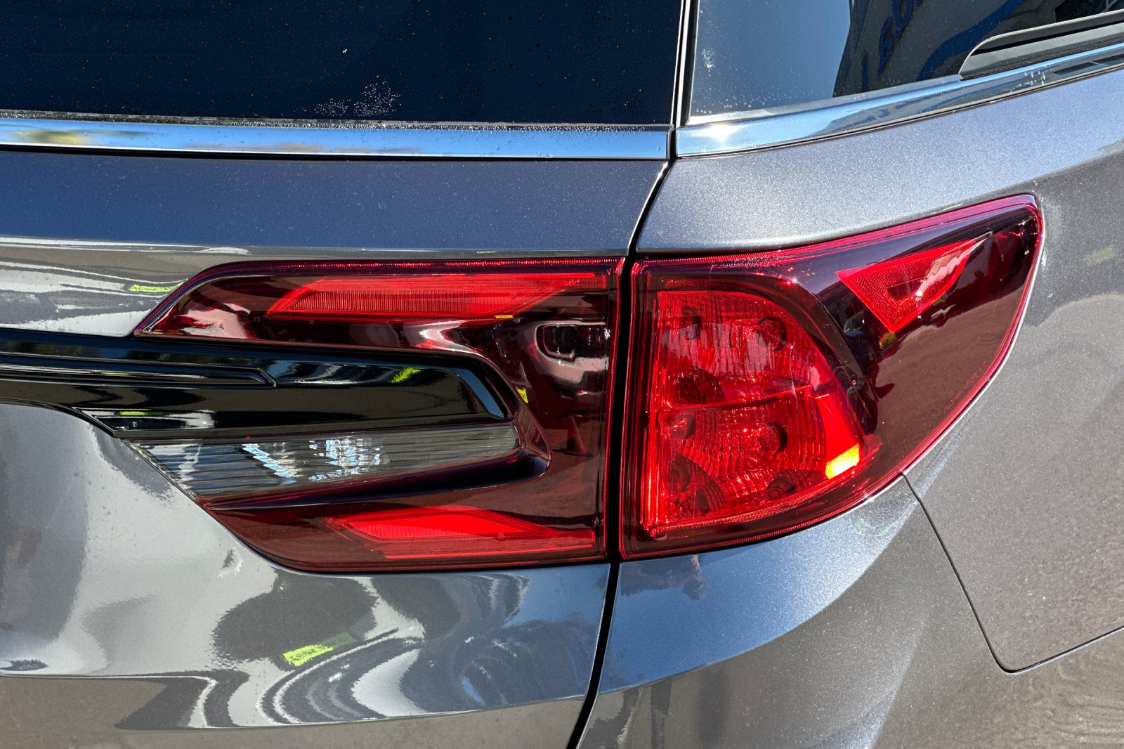 New 2027 Modern Steel Metallic Honda Touring image 34