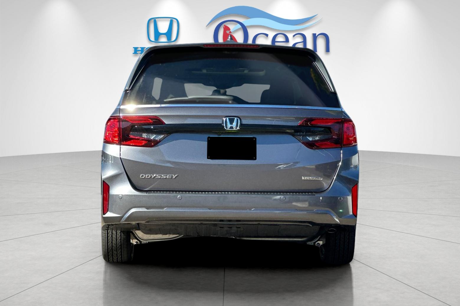 New 2027 Modern Steel Metallic Honda Touring image 4