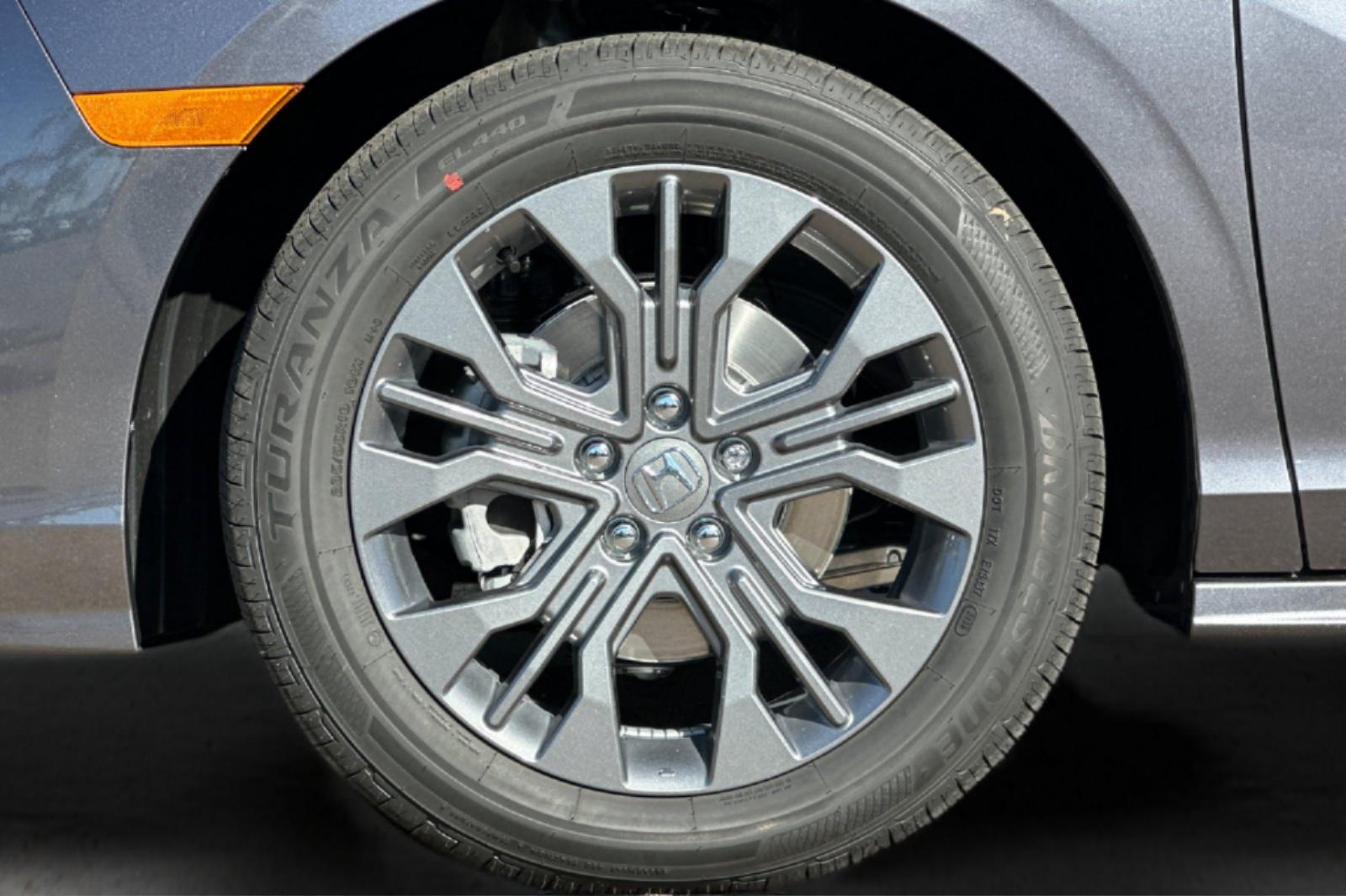 New 2027 Modern Steel Metallic Honda Touring image 35