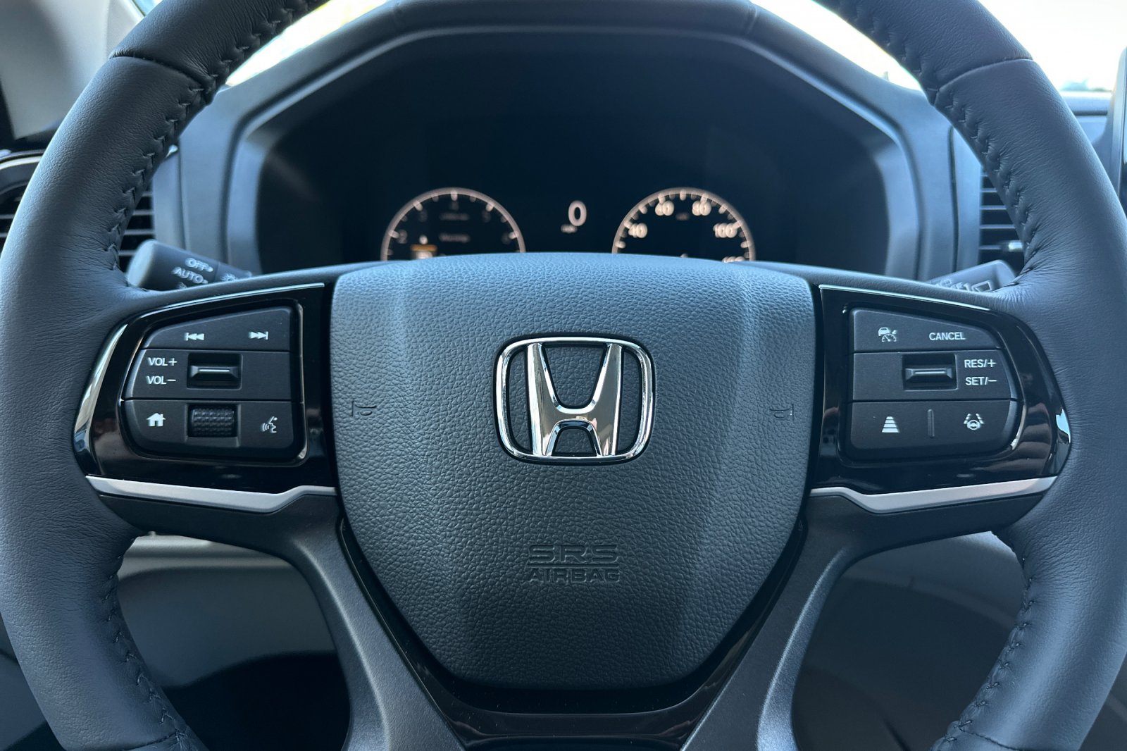 New 2027 Modern Steel Metallic Honda Touring image 28