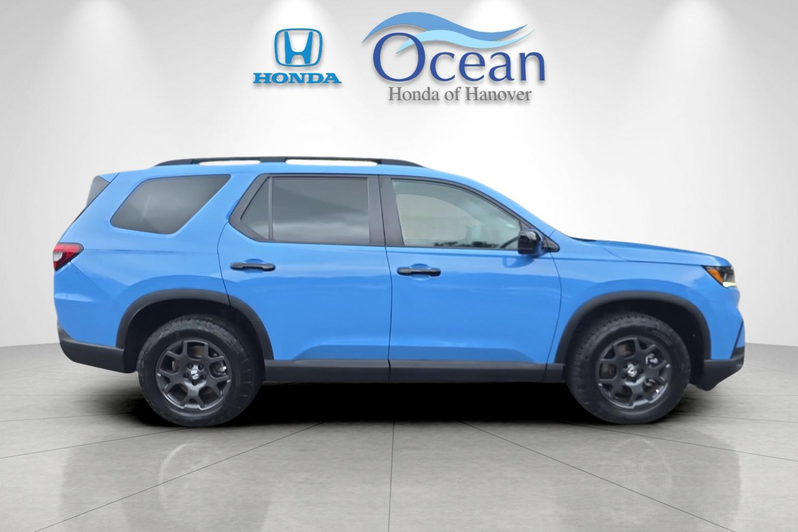 Used 2025 Diffused Sky Pearl Honda TrailSport image 2