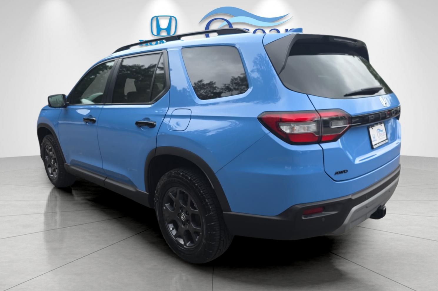 Used 2025 Diffused Sky Pearl Honda TrailSport image 5