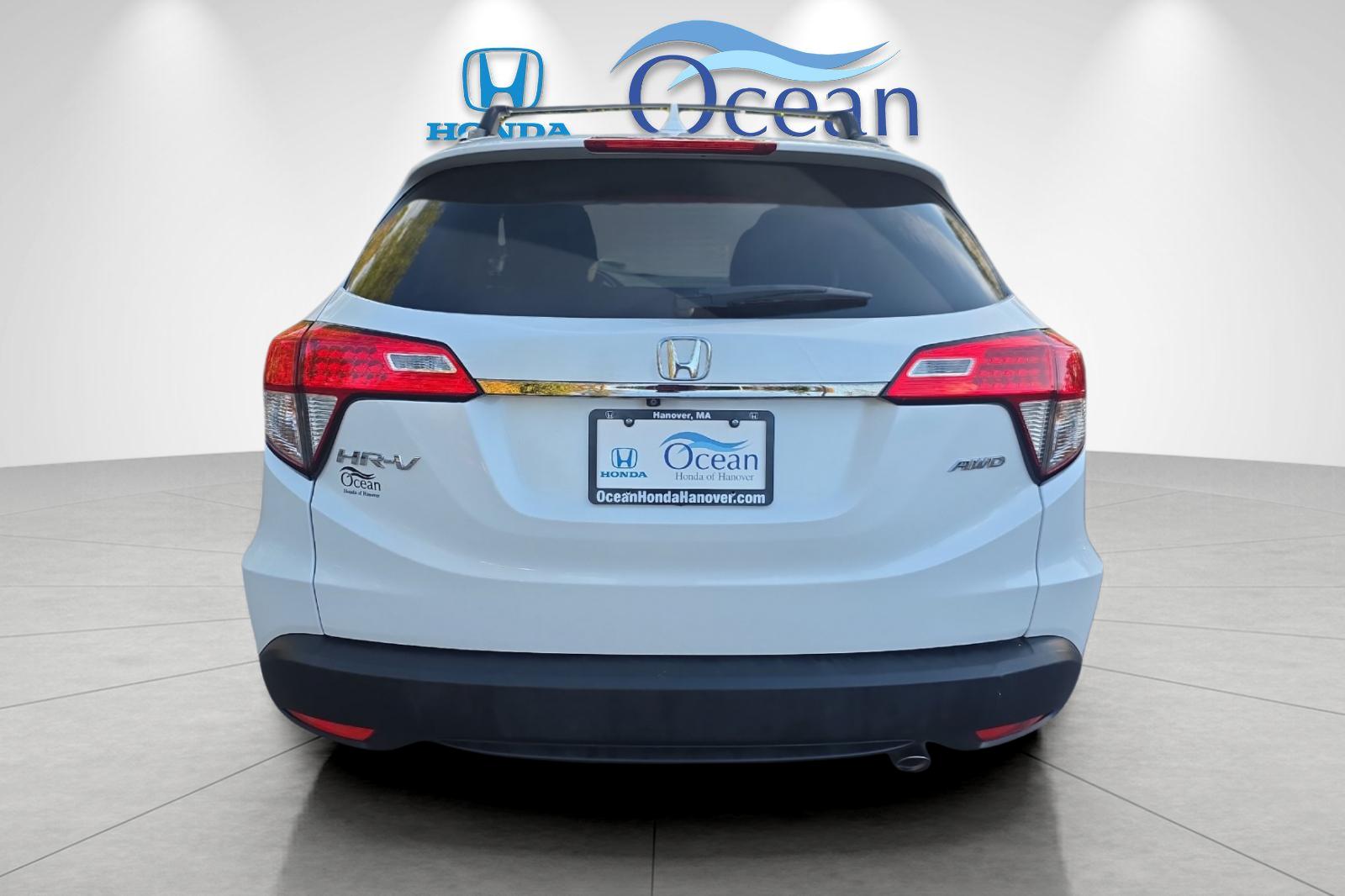 Used 2022 Platinum White Pearl Honda EX image 4