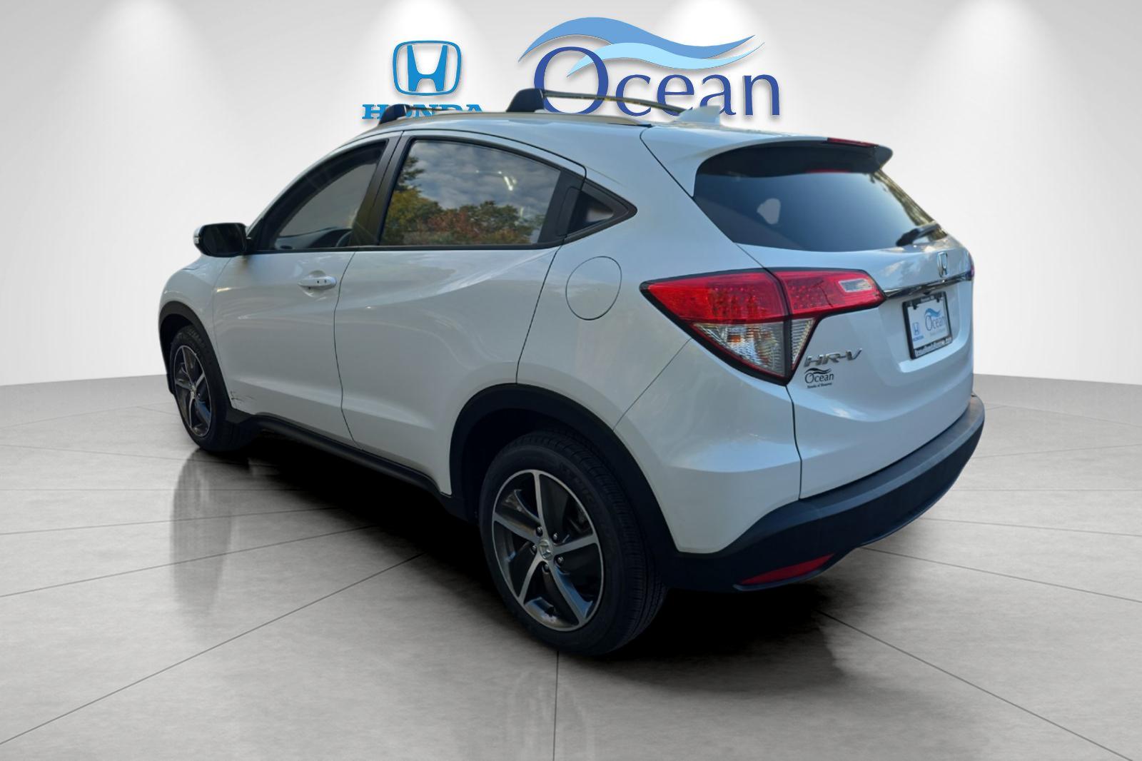 Used 2022 Platinum White Pearl Honda EX image 5