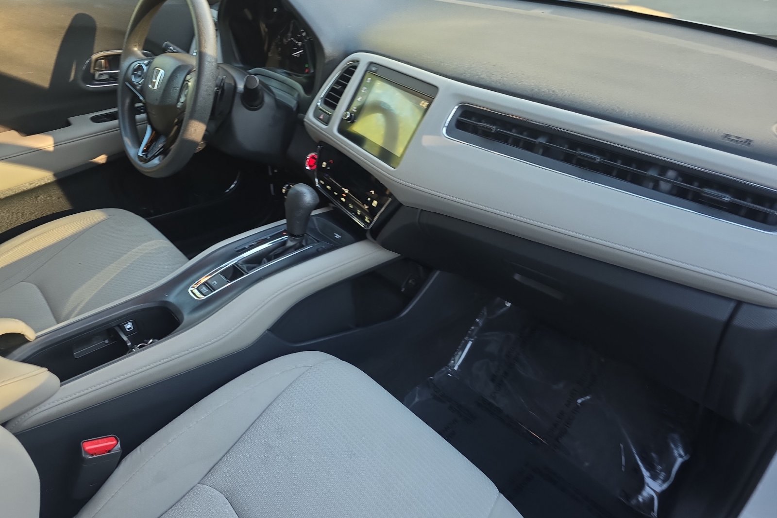 Used 2022 Platinum White Pearl Honda EX image 17