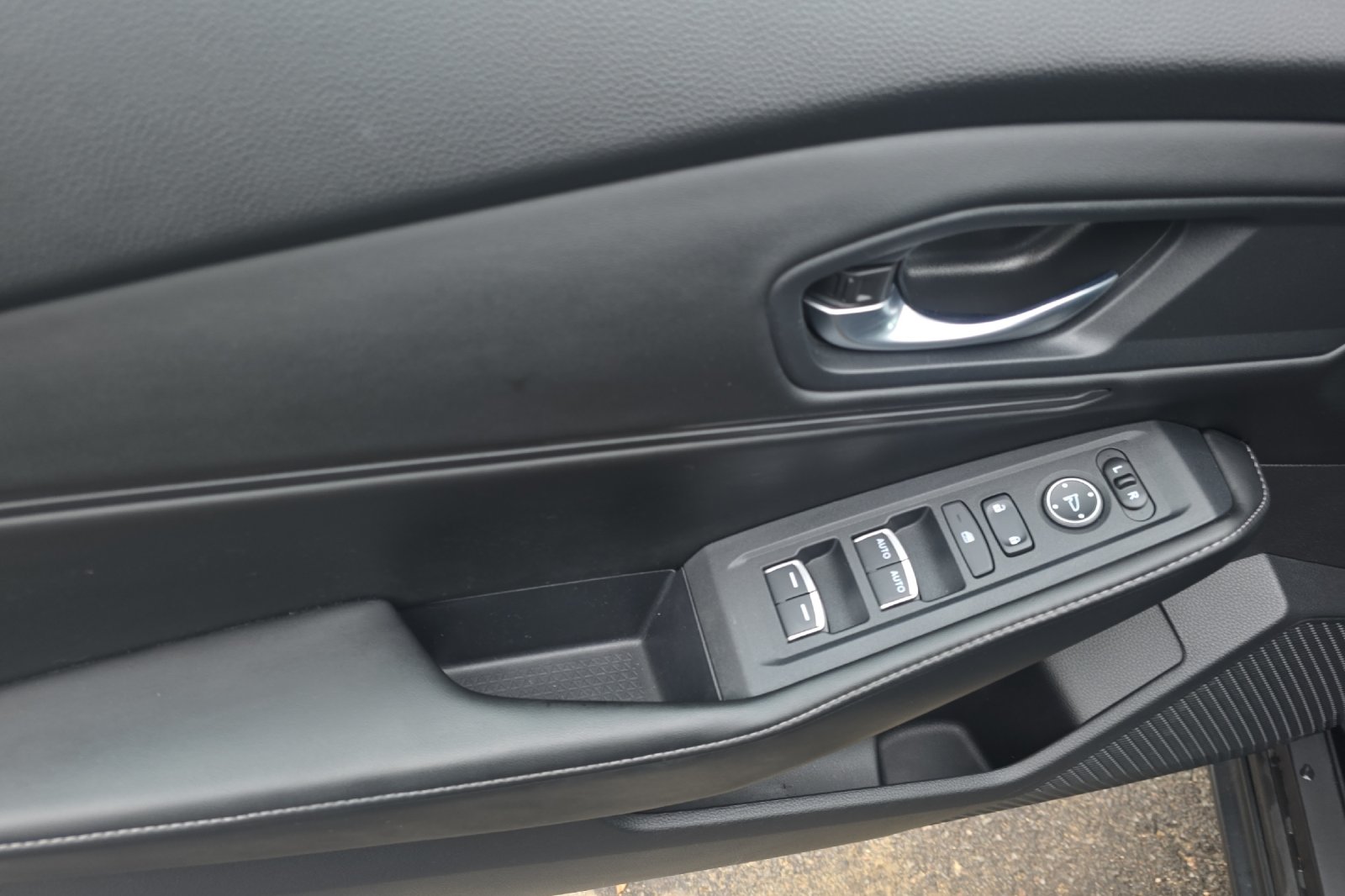 Used 2023 Crystal Black Pearl Honda Sport image 12
