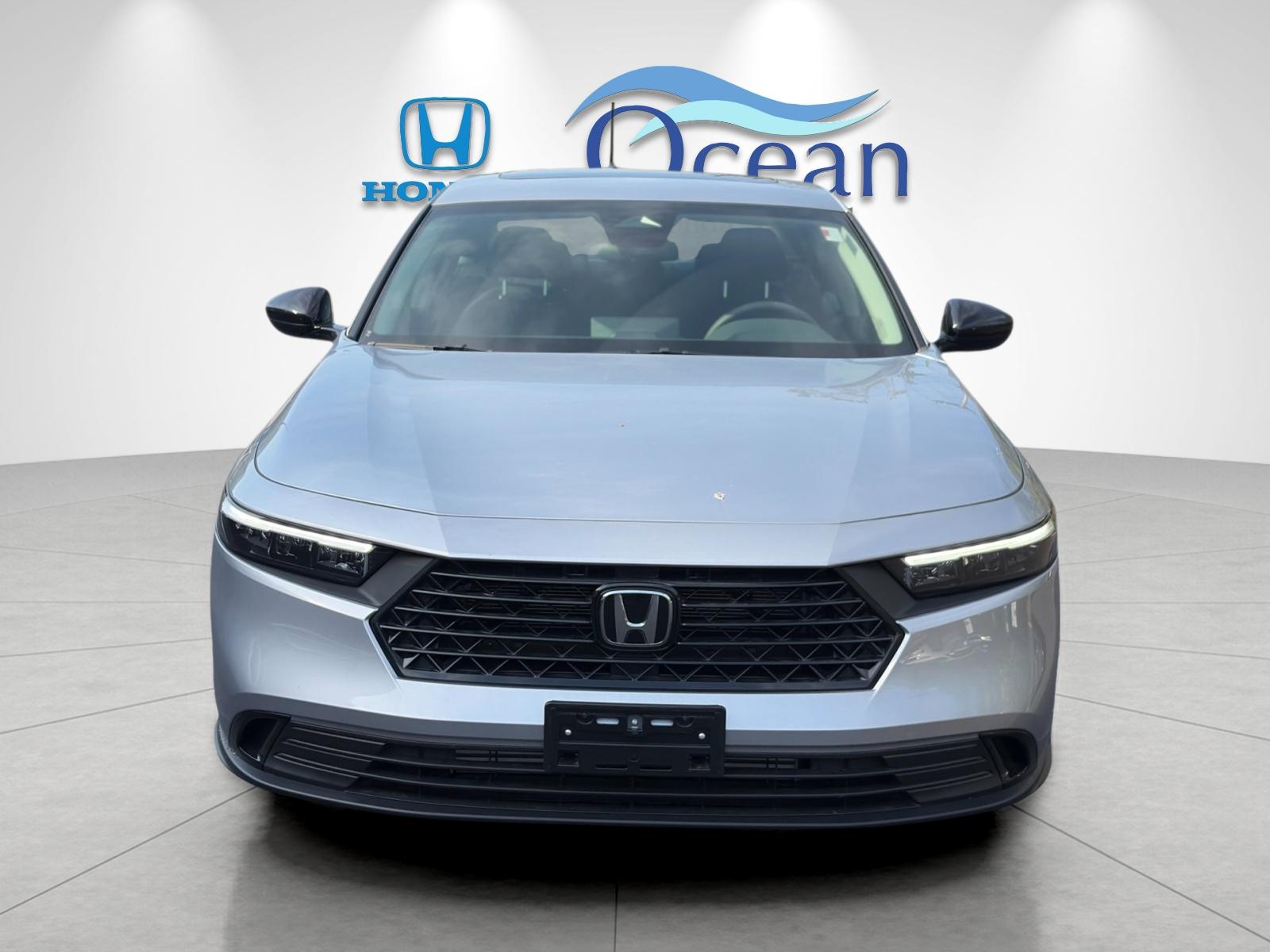 Used 2025 Silver Metallic Honda SE image 8