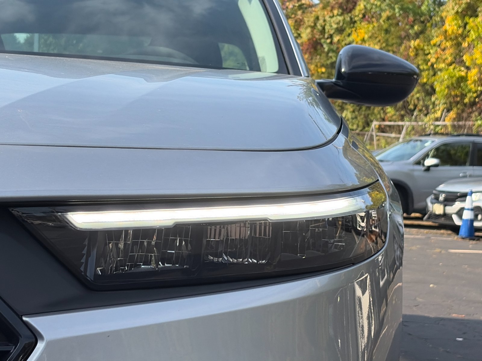 Used 2025 Silver Metallic Honda SE image 28