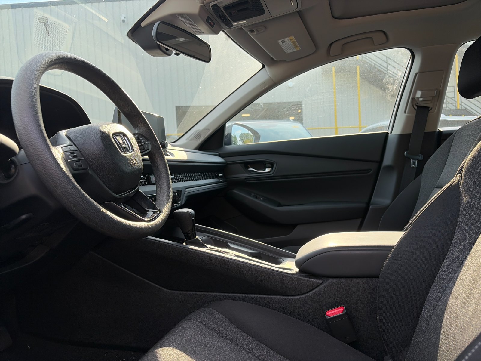 Used 2025 Silver Metallic Honda SE image 11