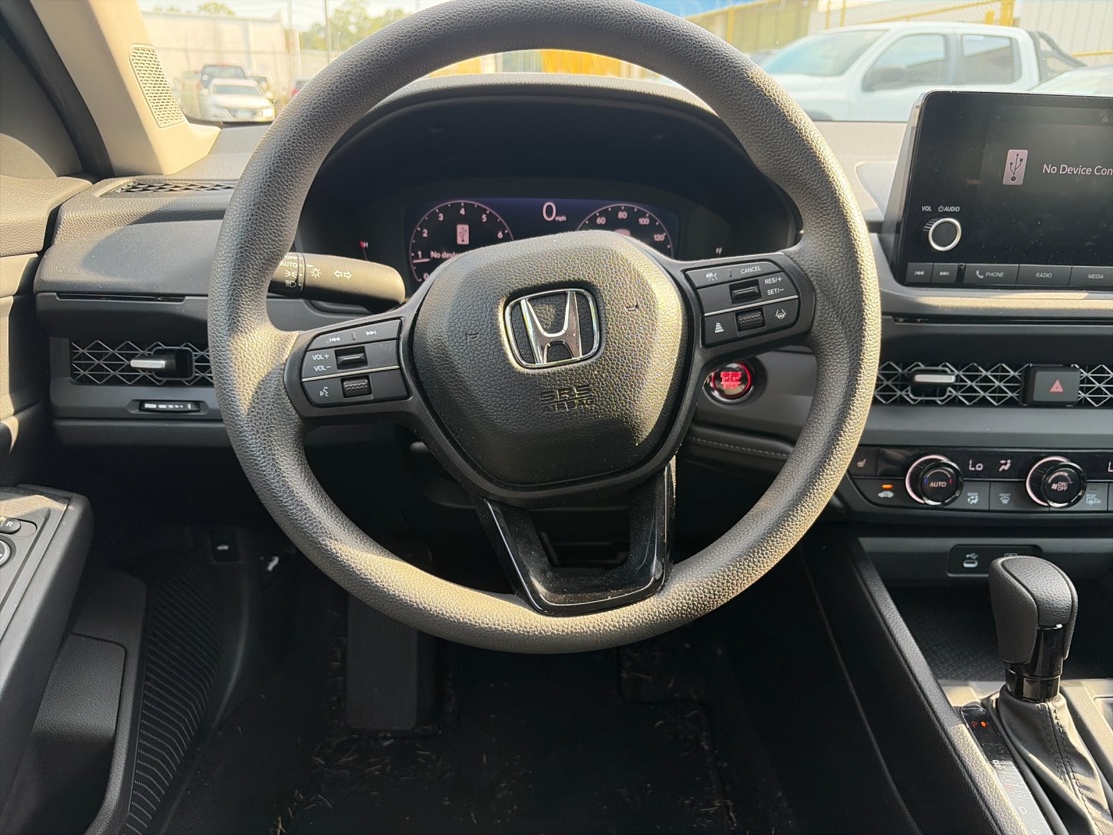 Used 2025 Silver Metallic Honda SE image 15