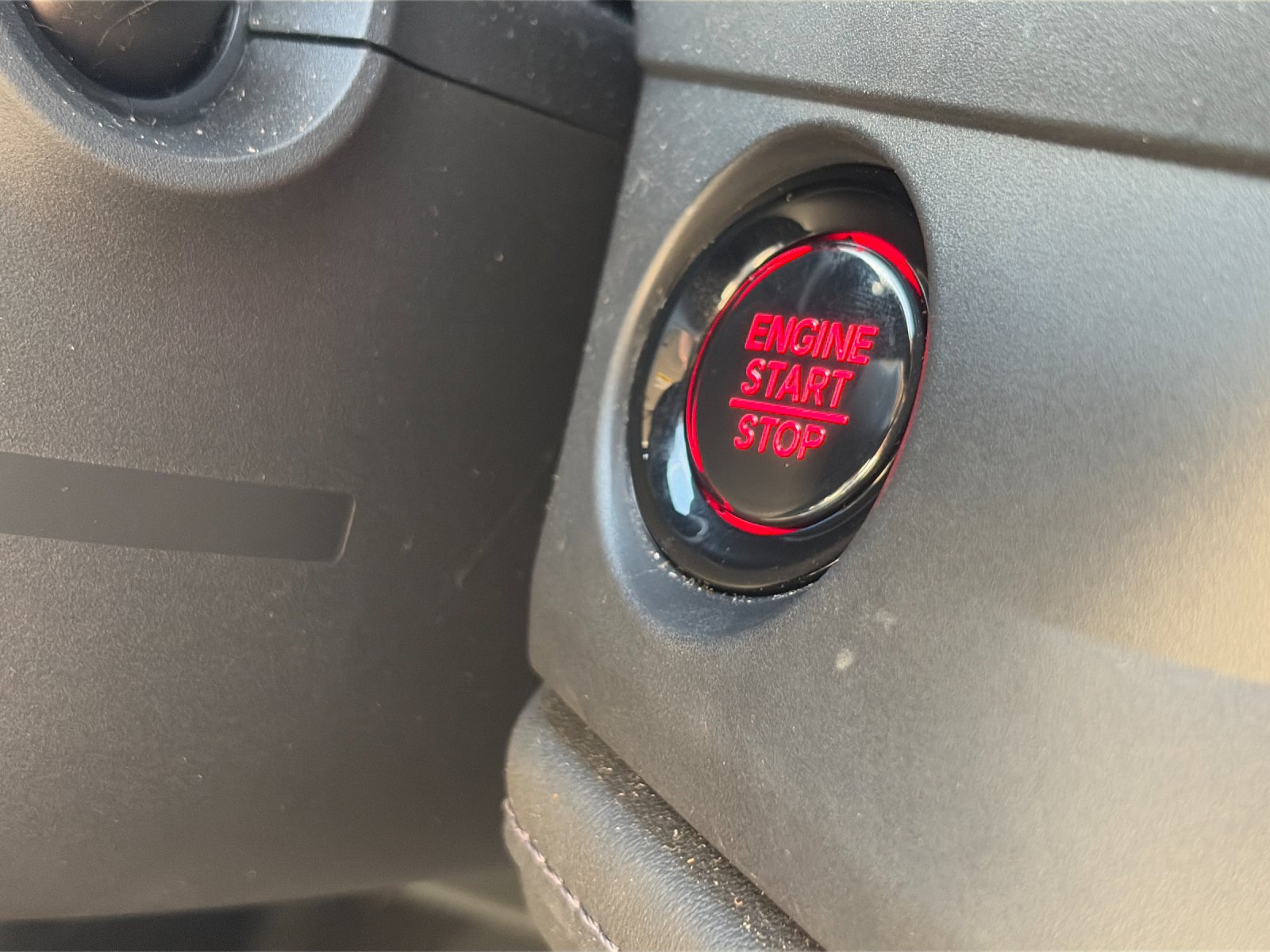 Used 2025 Silver Metallic Honda SE image 23