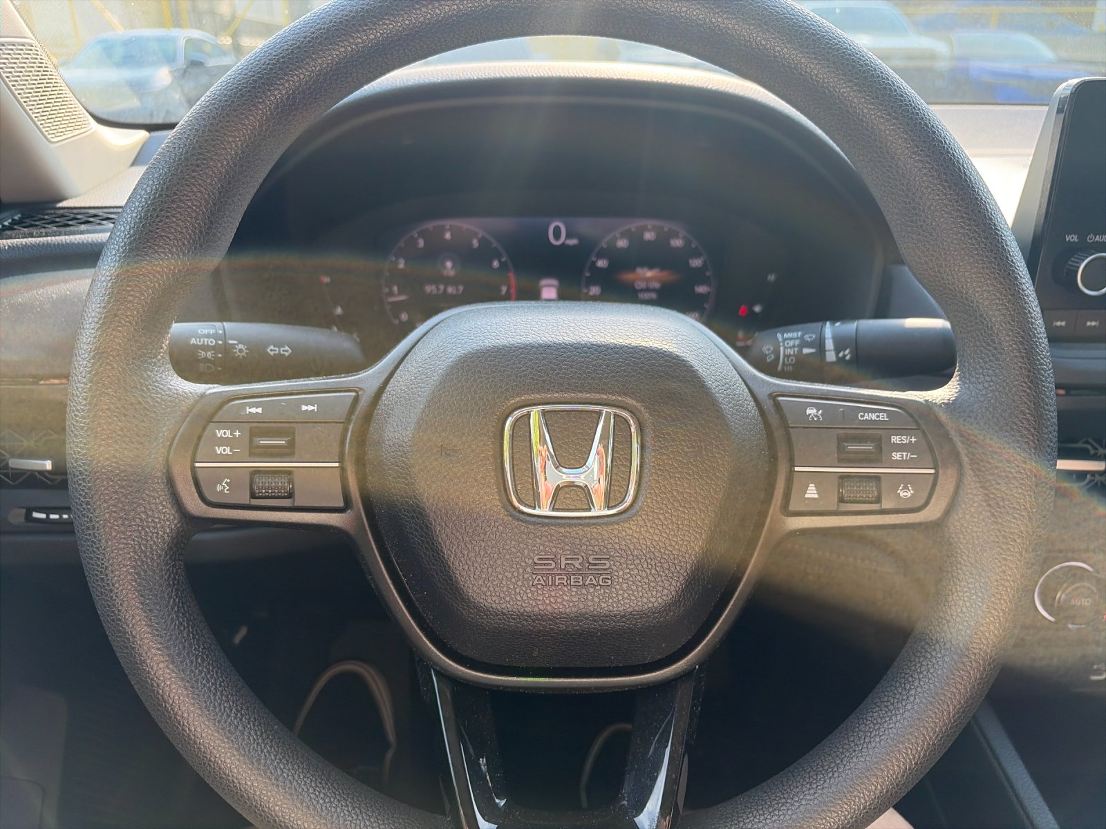 Used 2025 Silver Metallic Honda SE image 24
