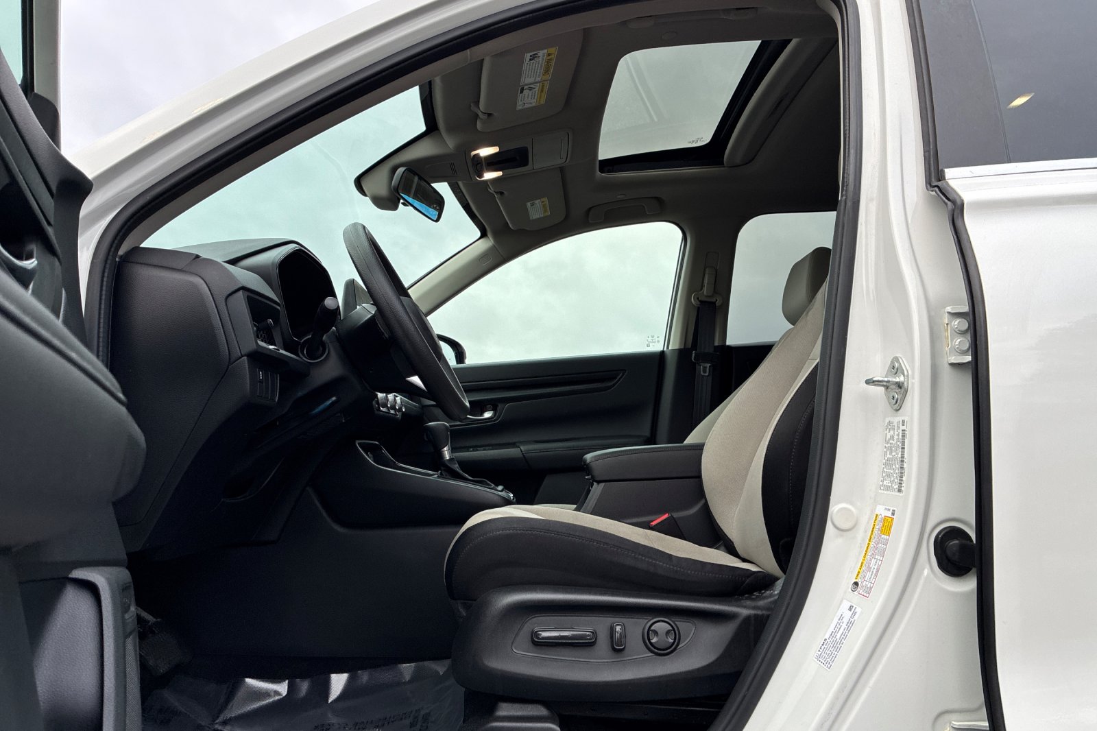 Used 2024 Platinum White Pearl Honda EX image 11
