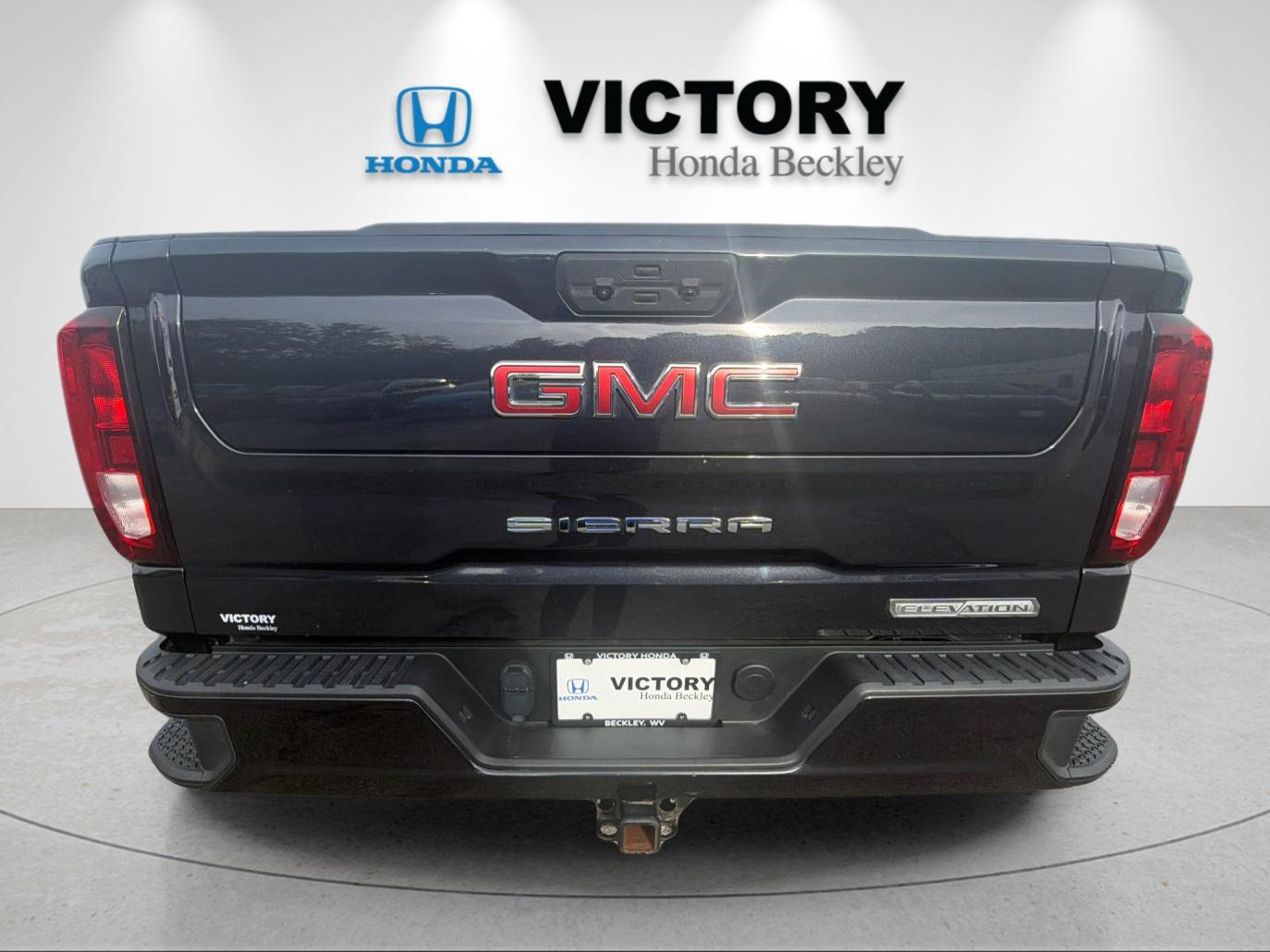 Used 2023 Titanium GMC Elevation image 4