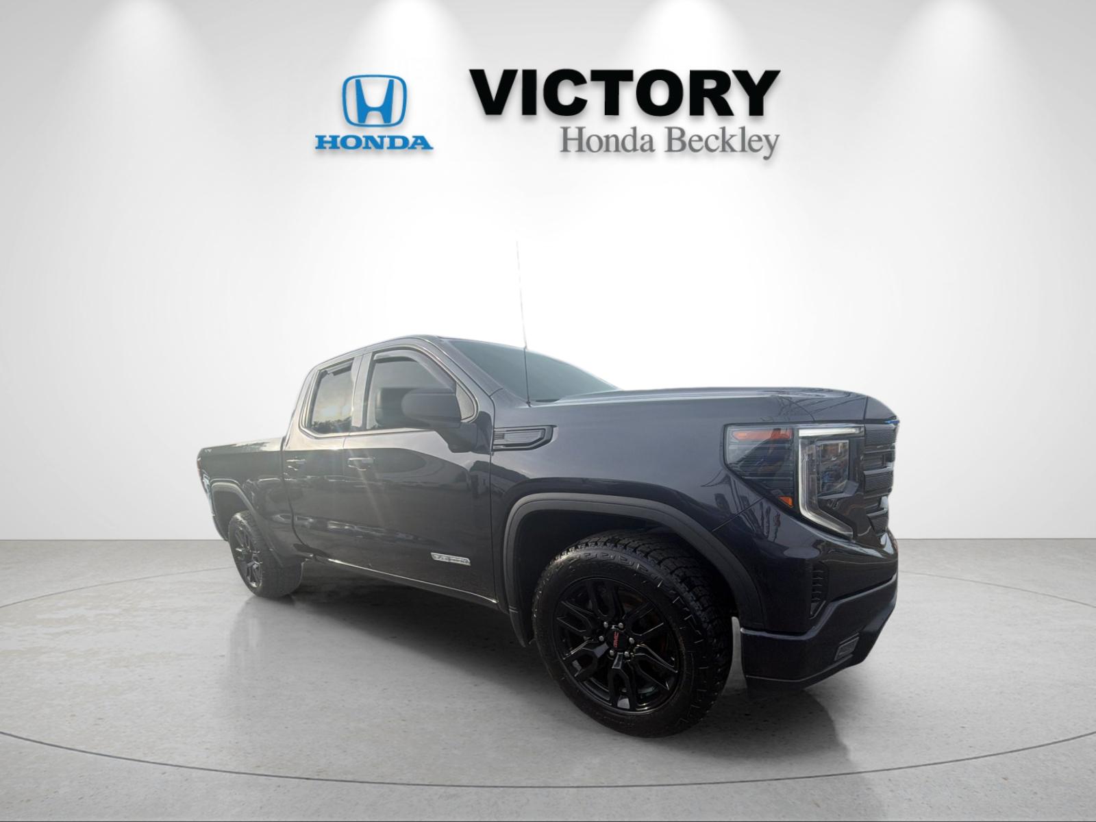 Used 2023 Titanium GMC Elevation image 7