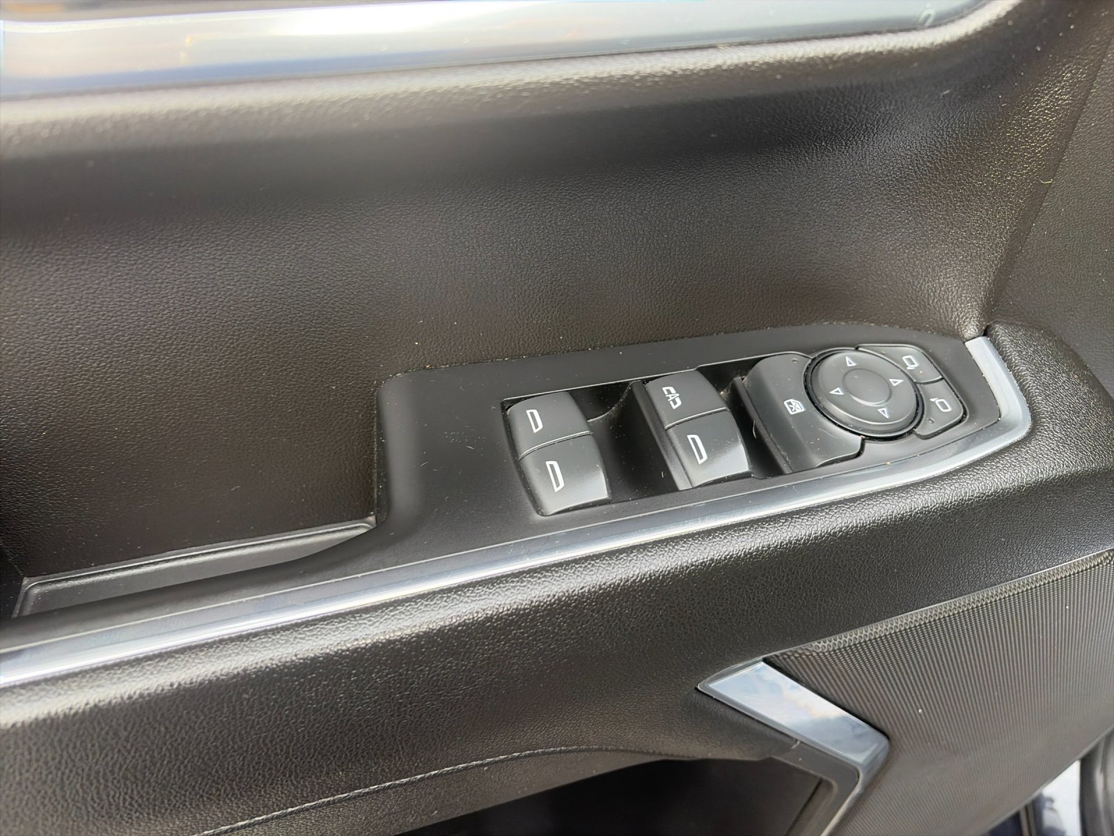 Used 2023 Titanium GMC Elevation image 13